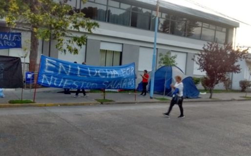 Trabajadores judiciales iniciaron acampe en el Superior Tribunal de Justicia