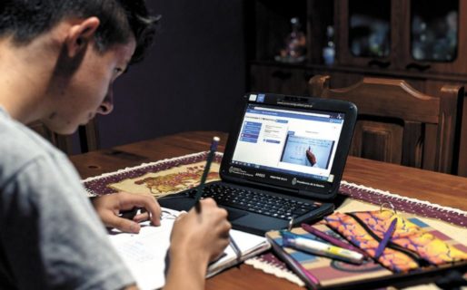 Alientan el uso de las aulas virtuales para que los estudiantes continúen su proceso de aprendizaje