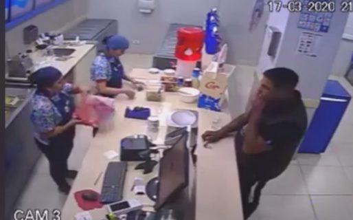 Se llevó el alcohol en gel de los empleados de una heladería