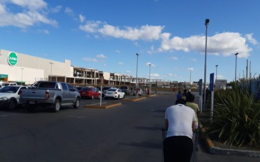 Pedirán cerrar supermercados por unas horas para su limpieza