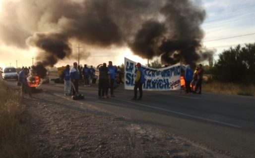 Trabajadores viales cortan los ingresos a Rawson