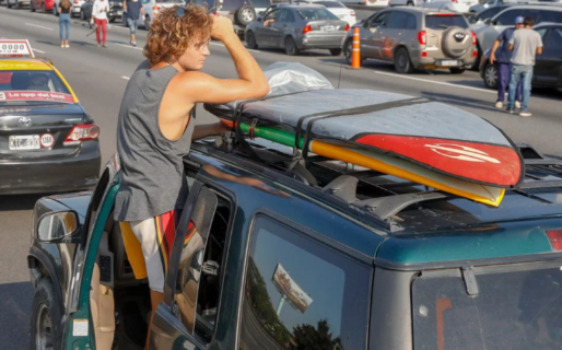 Embargaron al surfer en 500 mil pesos y no podrá salir ni a comprar alimentos