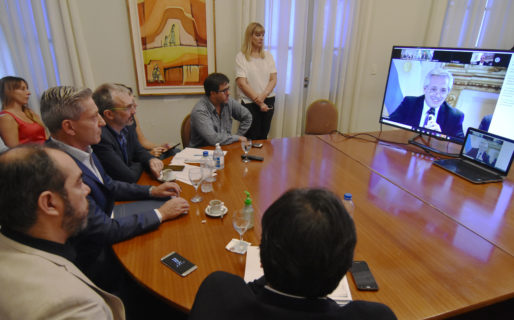 Arcioni mantuvo una reunión por videoconferencia con Alberto Fernández