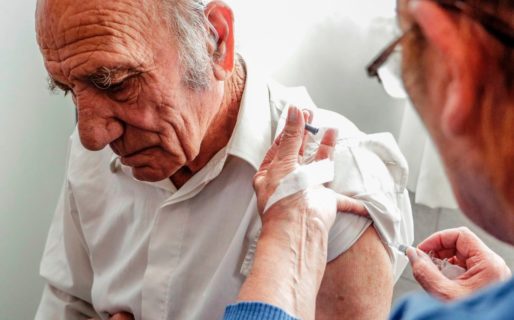 Última jornada de vacunación antigripal en el Centro de Jubilados