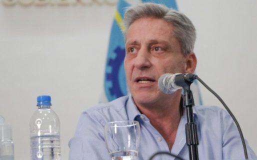 Arcioni: «Desde el 31 de marzo la suspensión de los vuelos será total»