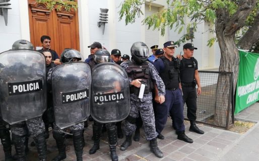 Graves incidentes en la protesta de estatales en Casa de Gobierno