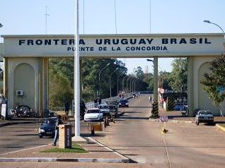 Uruguay anunció el cierre parcial de sus fronteras