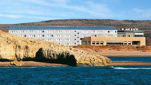 Aislan a 39 turistas italianos en hotel de Puerto Madryn