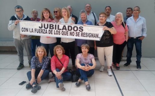 Jubilados iniciarían huelga de hambre y  realizarían una denuncia por el atraso de pago