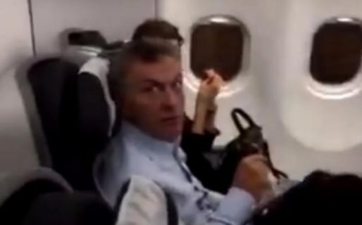 Escracharon a Macri en un avión: «Ladrón, arruinaste el país»