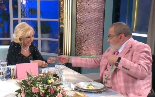 Mirtha Legrand recibió a Jorge Lanata pero se sentaron a un metro de distancia