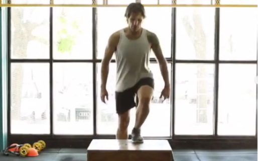 Coronavirus: quién es el hombre que intentó romper la cuarentena a los golpes