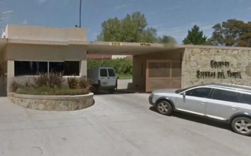 Intentó ingresar al country donde vive con una mucama en el baúl