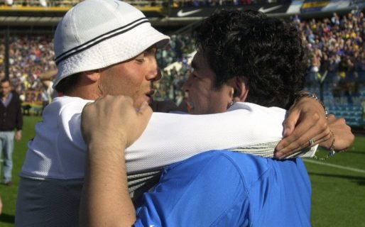 El “pico” entre Diego Maradona y Carlos Tevez