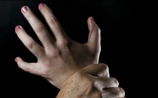 Una orden de restricción no le impidió golpear y violar a su ex pareja