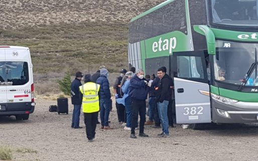 Llegan colectivos a la ciudad con pasajeros desde Buenos Aires