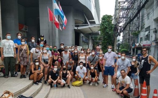 Cerró la embajada en Tailandia y hay 400 argentinos varados