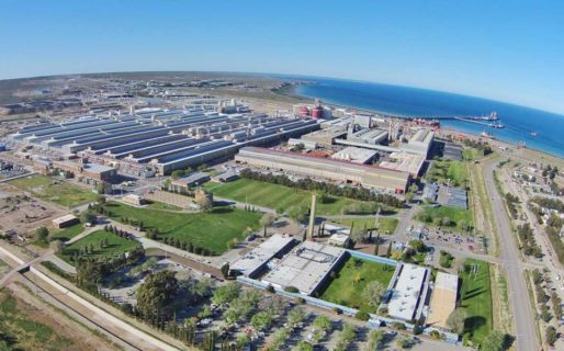 Aluar acordó con los gremios licencias rotativas y reducción salarial para el personal de Madryn