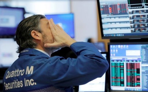 Acciones petroleras caen ante histórico desplome de la demanda de crudo