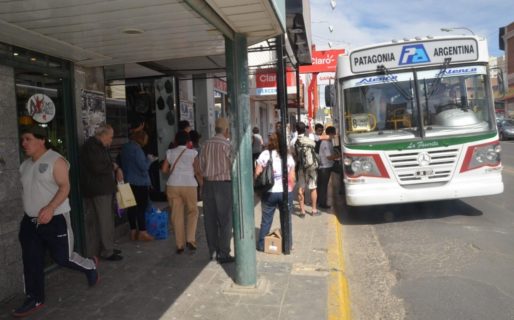 Traslado de paradas de transporte público en calle San Martín