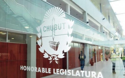 El PJ propone dejar de pagar la deuda de Chubut
