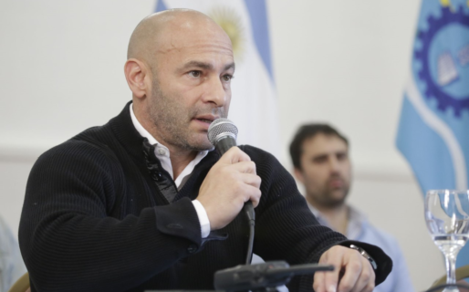 Massoni le impone horario de atención a los municipios