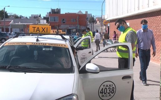 Taxistas preocupados por la baja en la actividad debido a la cuarentena