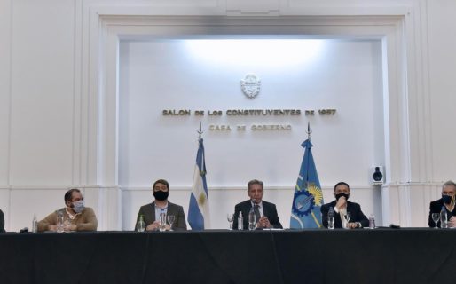 Arcioni: «Se suspenden actividades recreativas, deportivas y encuentros familiares en el Valle»