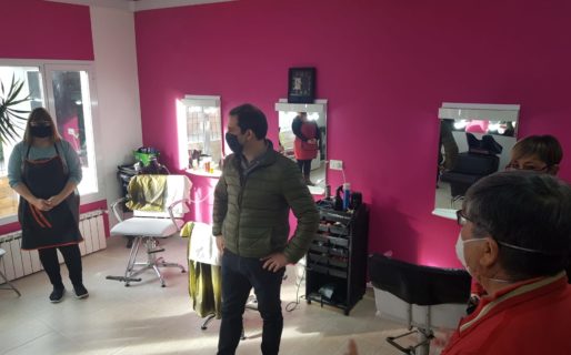 Luque visitó las instalaciones del Centro de Jubilados del Petróleo