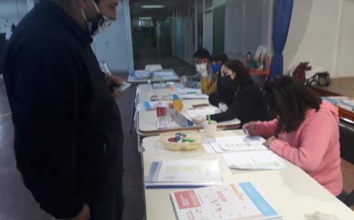 La vecinal del Quirno Costa  entrego cuadernillos educativos