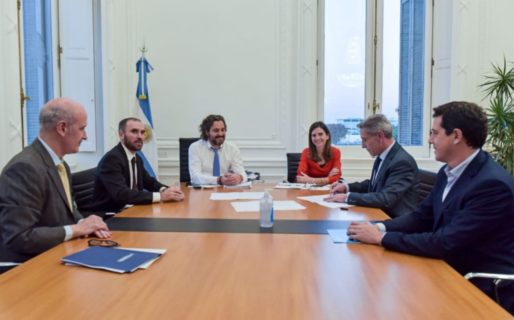 Arcioni firmó con Nación asistencia de $5.000 millones