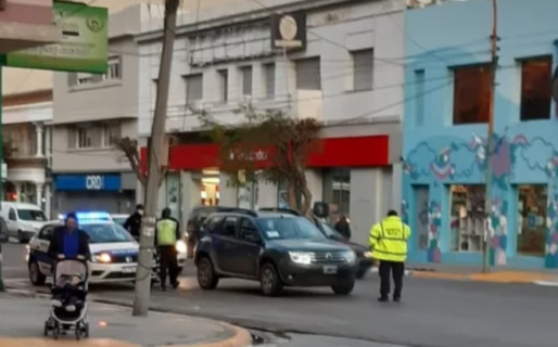 Chocó a un remis en pleno centro