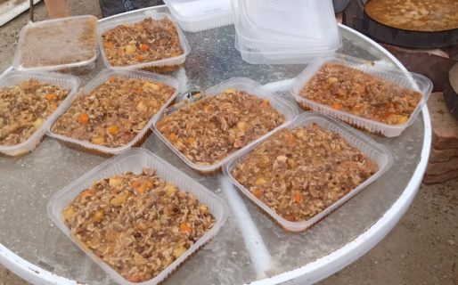 Una familia del Moure realiza viandas solidarias para ayudar a quienes más lo necesitan