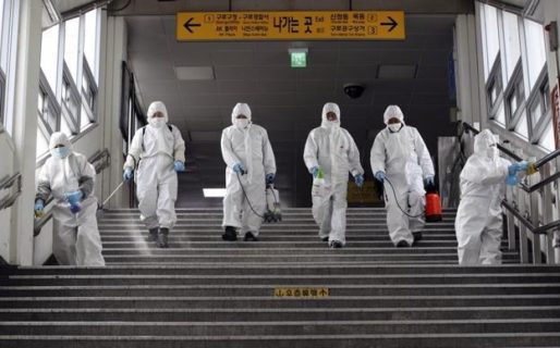 Los flujos diarios de nuevos casos adelantan que la pandemia de coronavirus podría estancarse en un mes