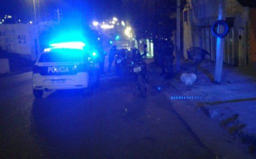 Pasó un semáforo en rojo y le encontraron marihuana