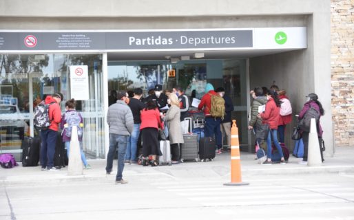 Más de 100 comodorenses regresaron vía aérea a la ciudad