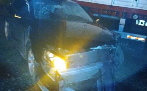 Chocó un camión estacionado y después se negó al test de alcoholemia