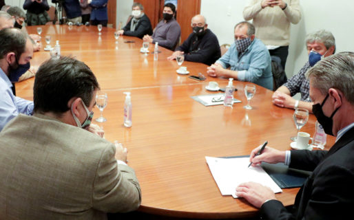 Arcioni acordó con el SITRAVICH el pago de la cláusula gatillo del 2019
