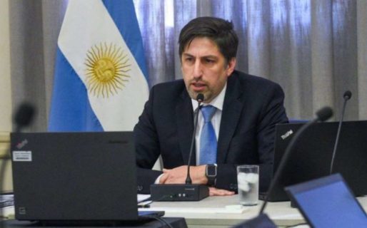 Nicolás Trotta: «Para los egresados planteamos extender el ciclo lectivo»
