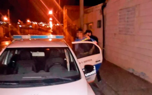 Entró a la vivienda de un hombre, lo amenazó e intentó golpearlo