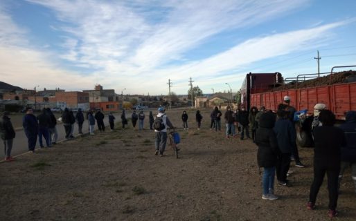 Largas filas para retirar donación de papas que entregó la ‘Agrupación Isabel’