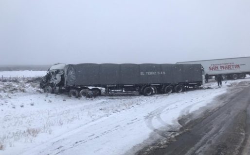 Choque de camiones en ruta 3 cerca de Pampa Salamanca