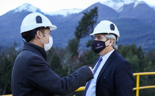 Fernández inauguró en Villa La Angostura una obra que había iniciado Macri