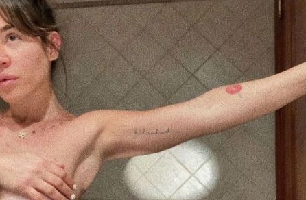 La foto que Jimena Barón se sacó desnuda en el baño de Dani Osvaldo