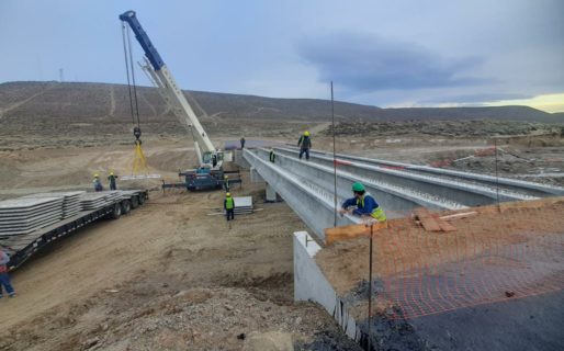 Vialidad Provincial supervisa avance en la construcción del nuevo puente de Arroyo La Mata