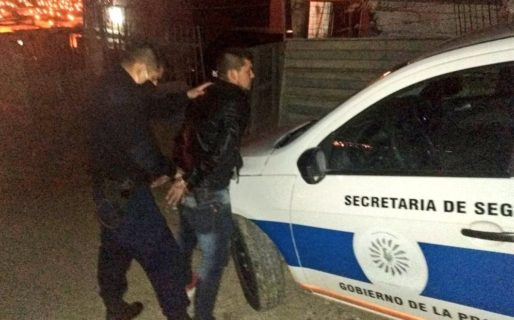 Le pegó a su bebé, intentó matar a su esposa y prender fuego la vivienda que compartían