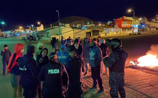 Vecinos se manifestaban contra el Hospital de Campaña en la Escuela 517