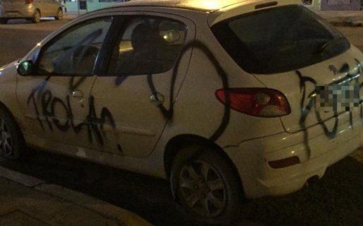 Le rayó el auto con aerosol  y le pinchó las cuatro cubiertas