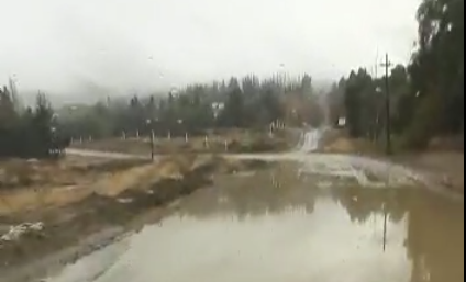 Por las lluvias, la calle 10 de noviembre es un caos