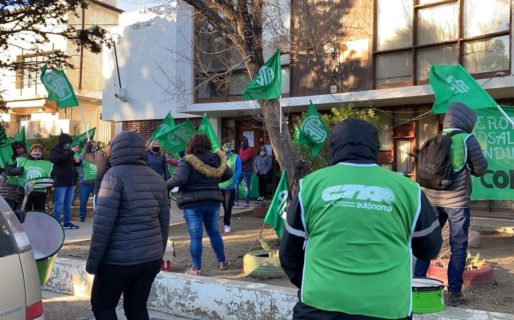 ATE Comodoro exige el pago de aguinaldos y sueldos atrasados